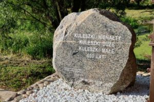 Obelisk ufundowany w 2020 roku przez mieszkańców wsi Kuleszki